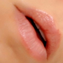 Sienna - Seductive Lipstick Advert