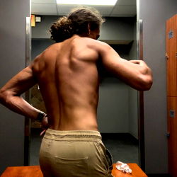 Caramelcurl, the Strong and Fit Fitness Model