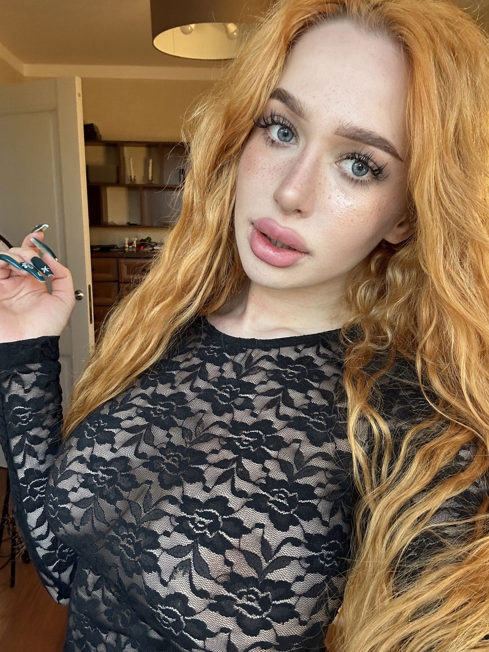 𝐂𝐡𝐥𝐨𝐞 𝐙𝐢𝐯𝐚 photo