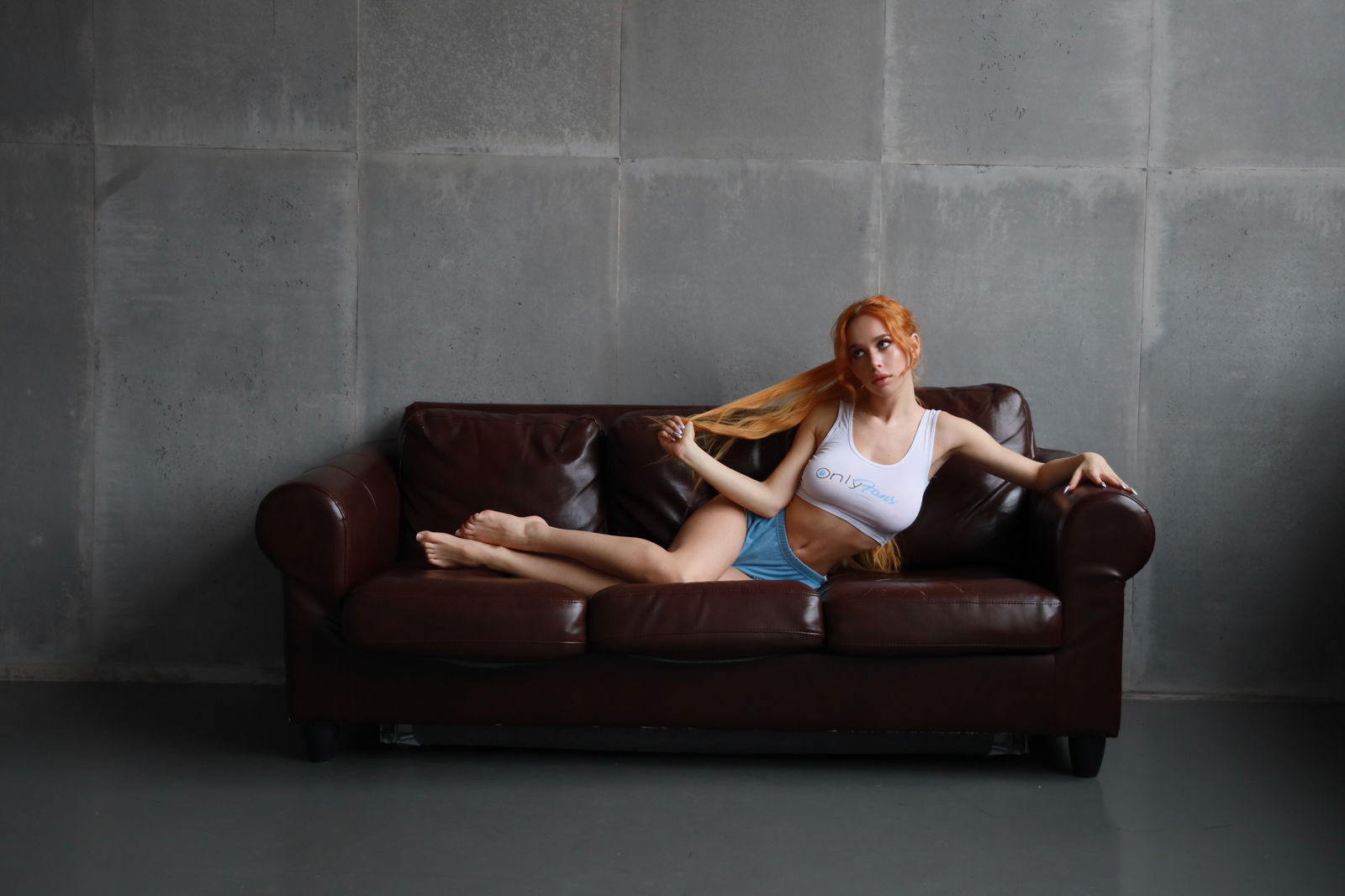 𝐂𝐡𝐥𝐨𝐞 𝐙𝐢𝐯𝐚 photo