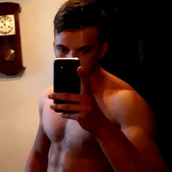 Alessandroperon98 Showing Off Physique in Fitness-Style Photo