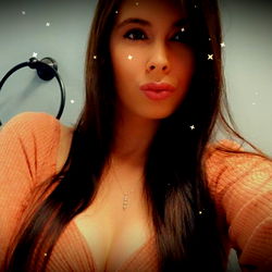 Kaylaa D, a captivating model from STL