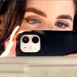 Model Showcase: Allison Snow