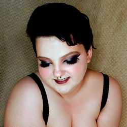 Salem: OnlyFans Model | 25 Years Old