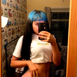 Exotic Model Poses for Selfie