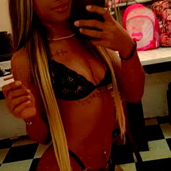 Angelininasscent, a beautiful and busty OnlyFans model