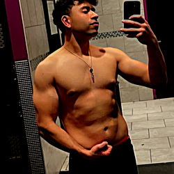 Agustin, Fitness Model Showcasing Abs and Pectoral Muscles in Gym Mirror Selfie
