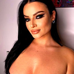 OnlyFans Model AllyanaJoy in Adult Photo