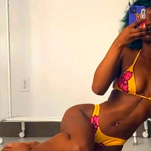 YOUR FAVORITE CYBER GF ๐ฆ photo