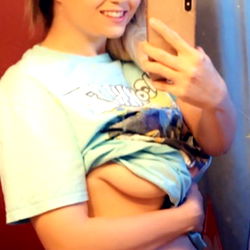 Breeee Onlyfans Model - Nude Photograph