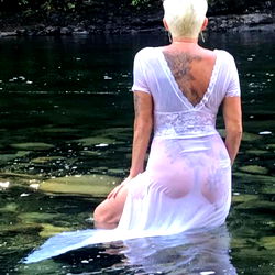 Jayde’s Way: A Model's Enthralling Underwater Adventure