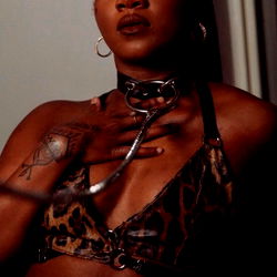 Onlyfans Model in Racy Outfit