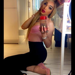 Angelica, Fashionista & Influencer