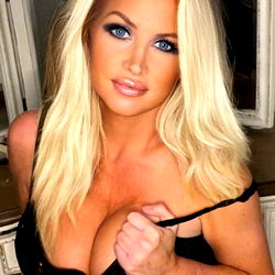 Ava Lynn Daniels: Midwest Model