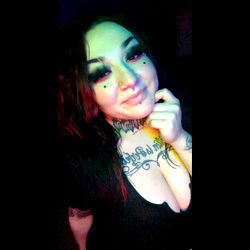 Luminous Beauty: A Close-Up of Alexis Rose,