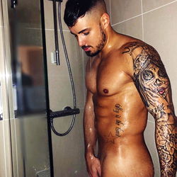 Aaron, a muscular OnlyFans model