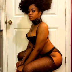 Exquisite OnlyFans Model, Angel Ace Pierce: Striking a Seductive Pose