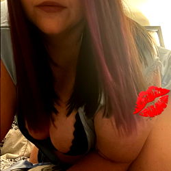 Halez on OnlyFans, a beautiful and busty babe from NC