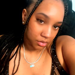 Model's Photo: Hotmoodsx3