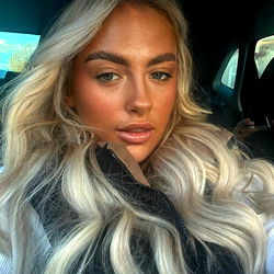 Blondes do have more fun: ALLY's stunning photoshoot