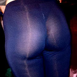 OnlyFans Model RedMeu - Italian Beauty Shows Off Her Stunning Curves