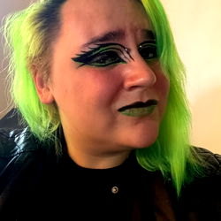 Gwyn Kay: Vividly Gorgeous