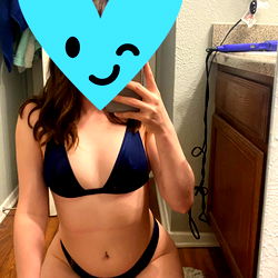 OnlyFans Model Madison Summers in Bikini Advertisement