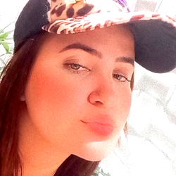 Adri vasconcelos photo