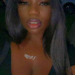 Fashionable OnlyFans Model Auynx, Sierra Vista, Az