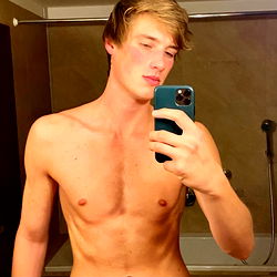 Onlyfans Model HairyStyles Shows Off Abs