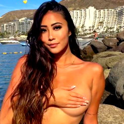 Mia Moore ✨ Onlyfans Model