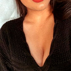 Model in Sol Babe 🌞