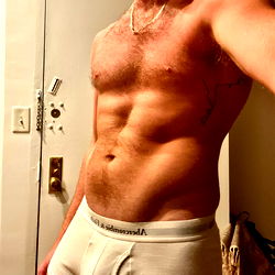 Masc Jock Showcases His Physique in New York
