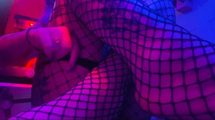 𝕾𝖈𝖆𝖗𝖑𝖊𝖙𝖙𝖊 𝕭𝖆𝖊𝖊 photo