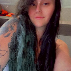 Stylish and Talented OnlyFans Model KaleyNichole, from West Virginia, Shares a Glimpse into Her Life in this Captivating Photo