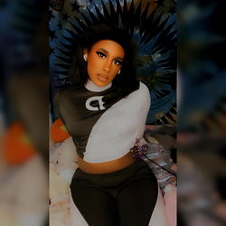 Amori: A Captivating Amateur Model