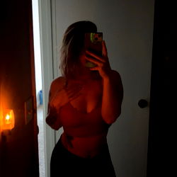 OnlyFans Model Leah: Empowered and Beautiful