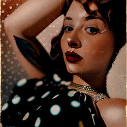 Amanda Urbes, Stylish and Elegant