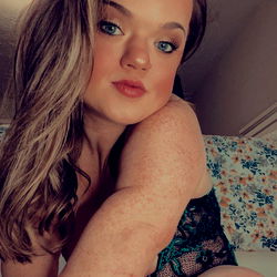 Cassandra Davis photo