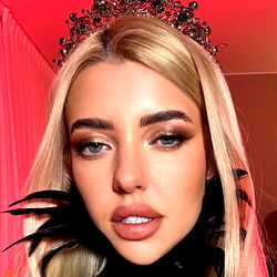 𝐒𝐇𝐀𝐍𝐓𝐈❤️‍🔥 photo