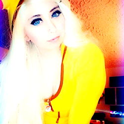 OnlyFans Model Lynnn in Cosplay, Showcasing Her Gaming Enthusiasm