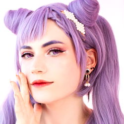 Vaporwave-inspired makeup look on a cosplayer