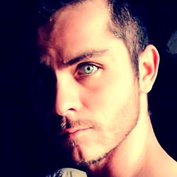 Andres_Qu - Striking and Serious Model Pose