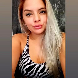 Daniela Suarez photo