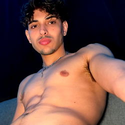 Aaron Cash: OnlyFans Model