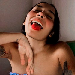 Alle fille petite๐ photo