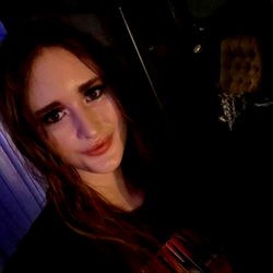 Ray: Glamorous and Edgy