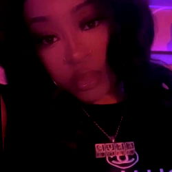 Lil Bit - Exclusive Model Photos - OnlyFans