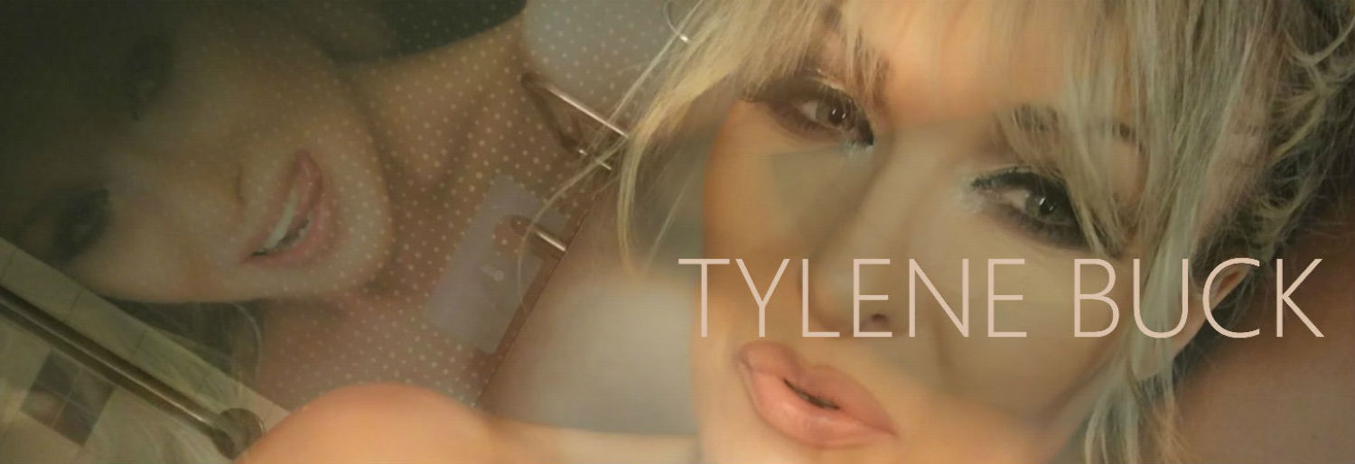 💋𝕋𝕙𝕖 𝕋𝕪𝕝𝕖𝕟𝕖 𝔹𝕦𝕔𝕜💋 photo