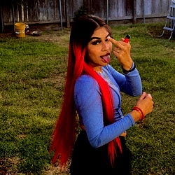 Vivid, Pretty Veee: A Glimpse into the Life of an Influential OnlyFans Model